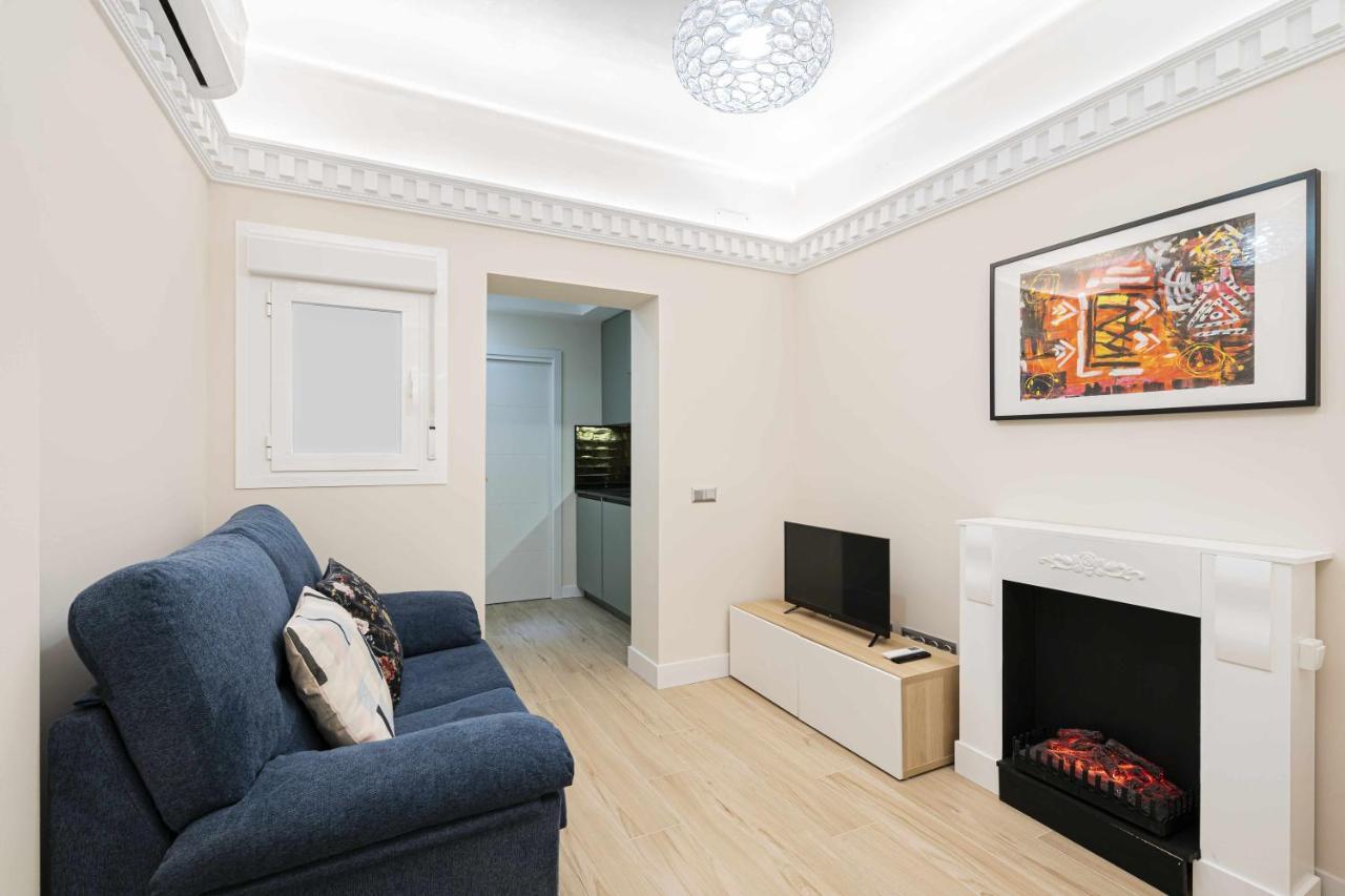 Reformado Decorado Centrico 1 Dormitorio マドリード エクステリア 写真